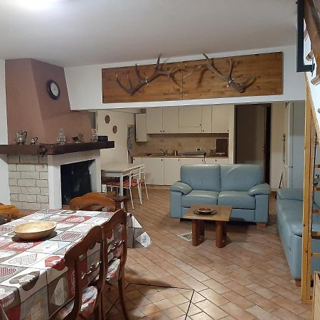 La Casa Di Walter E Rosa Villa Castel Di Sangro Exterior foto